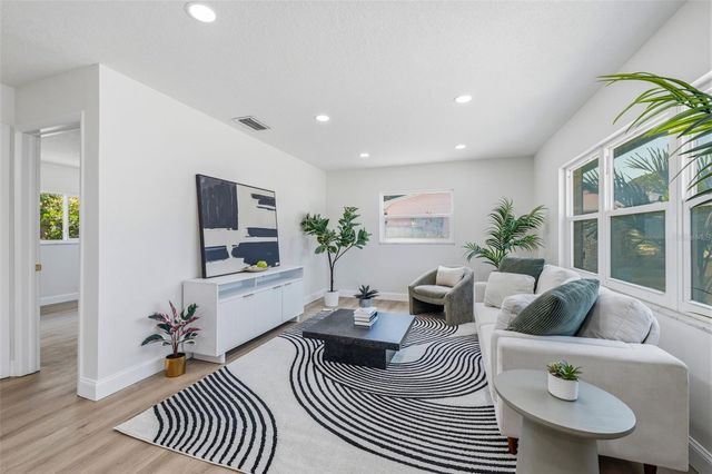 4433 POMPANO DRIVE, Tampa, FL 33617