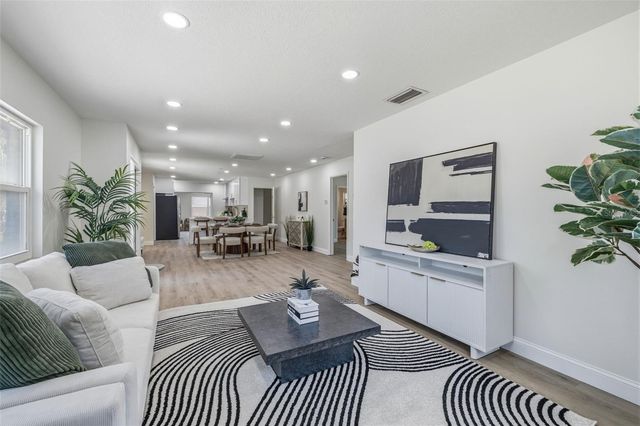 4433 POMPANO DRIVE, Tampa, FL 33617