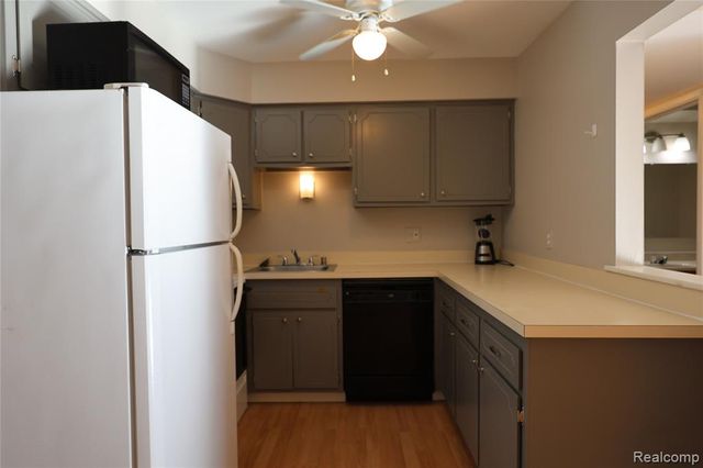 19820 W 12 Mile Road 25, Southfield, MI 48076