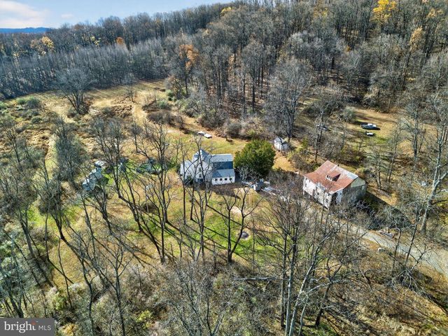 40 WHEELER LN, Bally, PA 19503