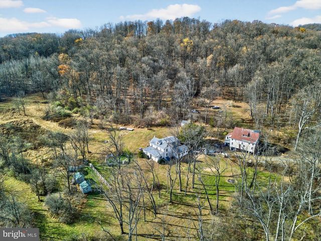 40 WHEELER LN, Bally, PA 19503