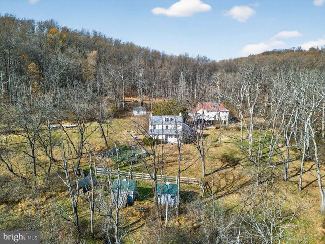 40 WHEELER LN, Bally, PA 19503