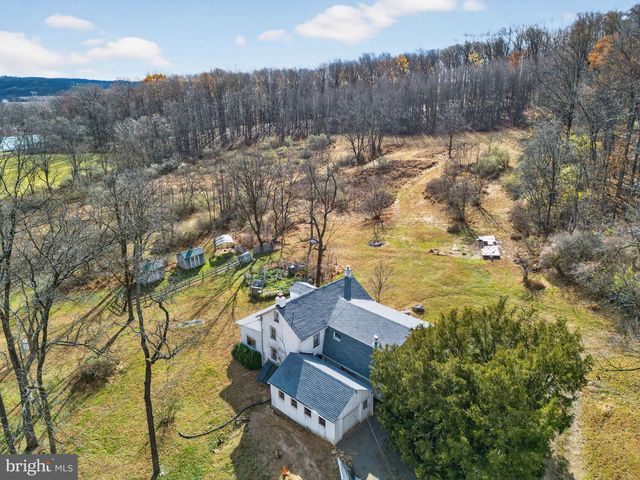 40 WHEELER LN, Bally, PA 19503