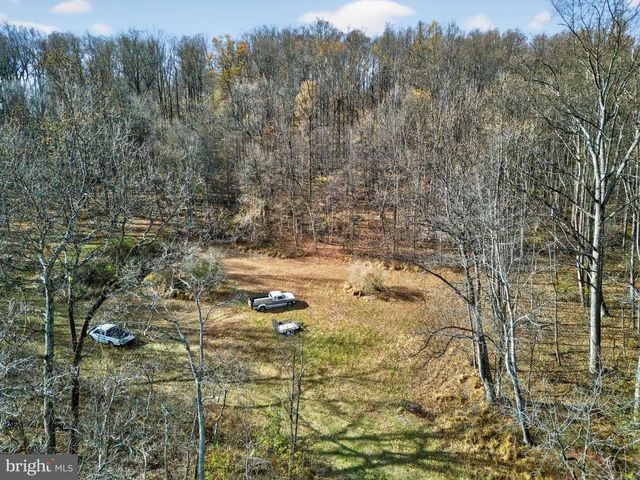 40 WHEELER LN, Bally, PA 19503