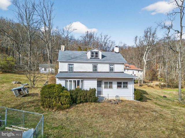 40 WHEELER LN, Bally, PA 19503