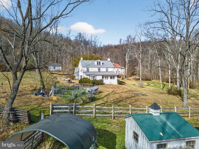 40 WHEELER LN, Bally, PA 19503