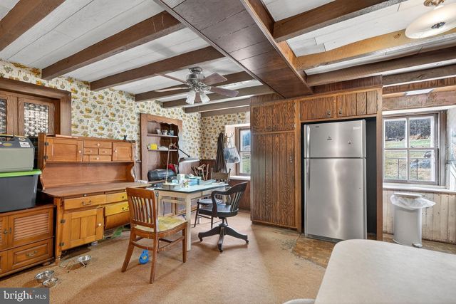 40 WHEELER LN, Bally, PA 19503