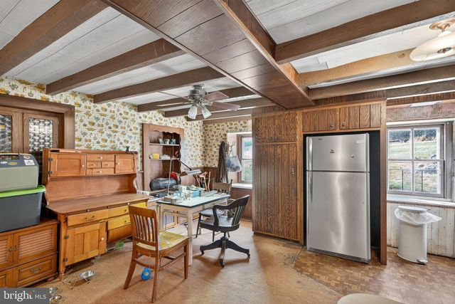 40 WHEELER LN, Bally, PA 19503