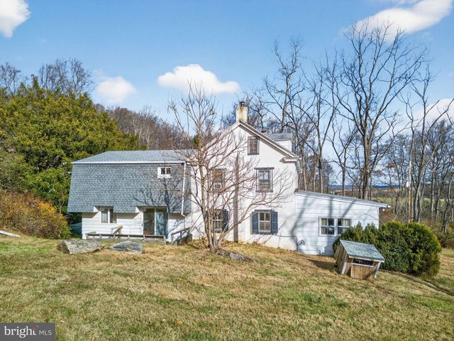 40 WHEELER LN, Bally, PA 19503