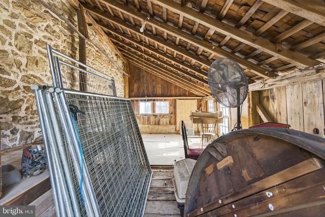 40 WHEELER LN, Bally, PA 19503