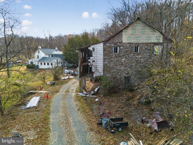 40 WHEELER LN, Bally, PA 19503