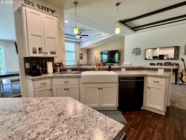 9460 Se JEANNE Rd 7200, Happy Valley, OR 97086