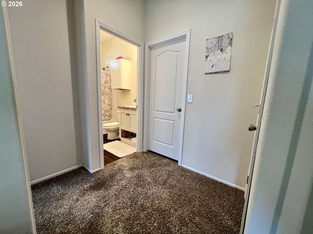 9460 Se JEANNE Rd 7200, Happy Valley, OR 97086