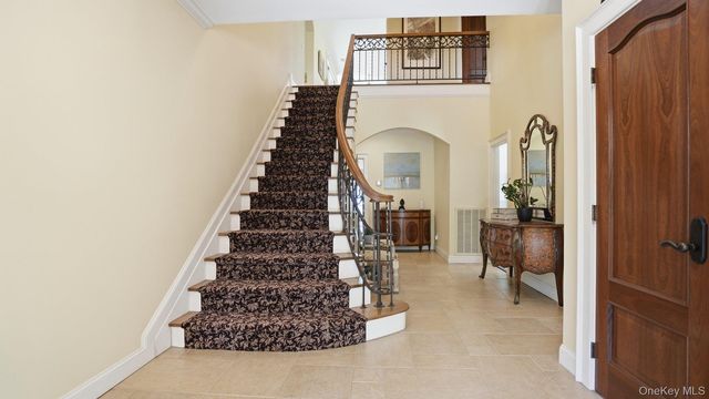 3172 Sound Avenue, Baiting Hollow, NY 11933