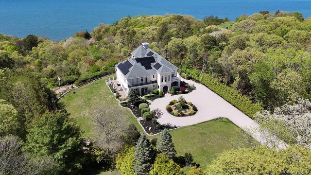 3172 Sound Avenue, Baiting Hollow, NY 11933