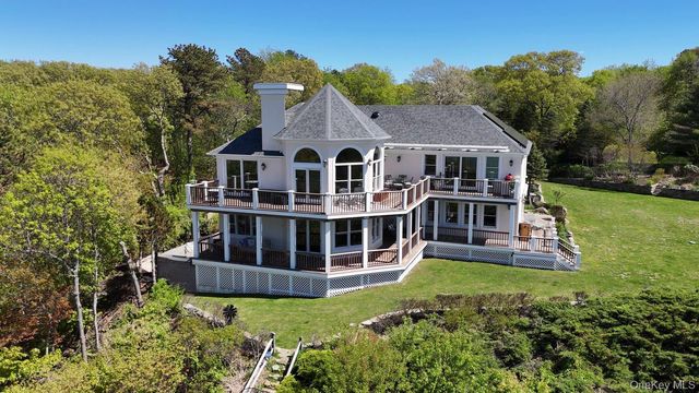 3172 Sound Avenue, Baiting Hollow, NY 11933