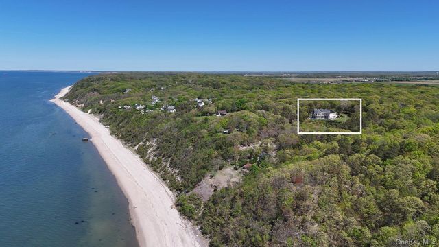 3172 Sound Avenue, Baiting Hollow, NY 11933