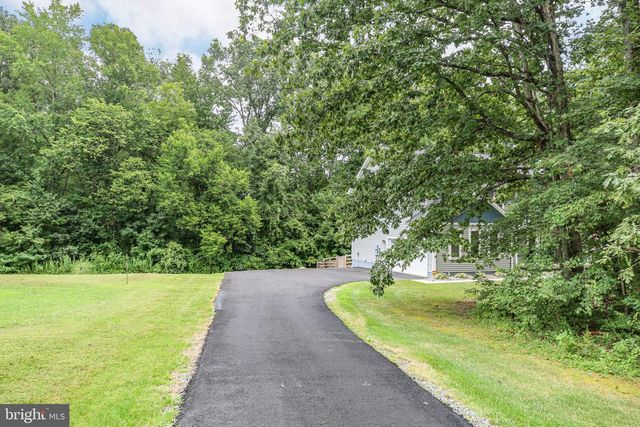 7117 PULLEN DR, Fredericksburg, VA 22407