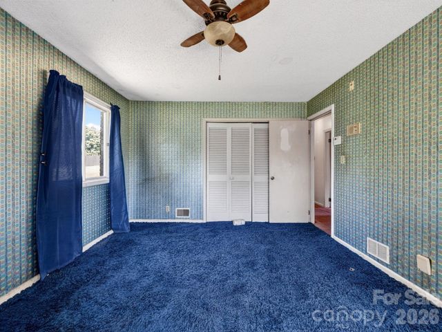 1064 Knollwood Road, Boiling Springs, SC 29316