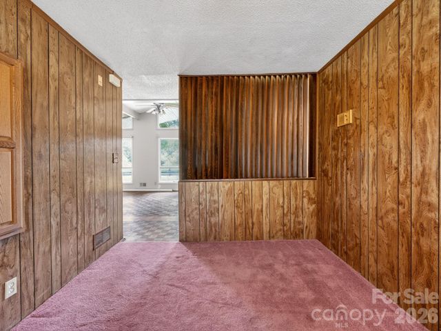 1064 Knollwood Road, Boiling Springs, SC 29316