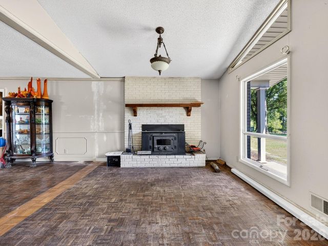 1064 Knollwood Road, Boiling Springs, SC 29316