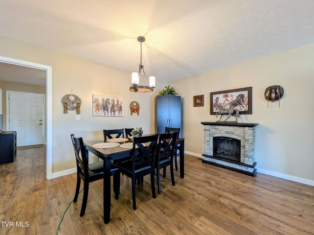 1028 Park Blvd Circle, Rogersville, TN 37857
