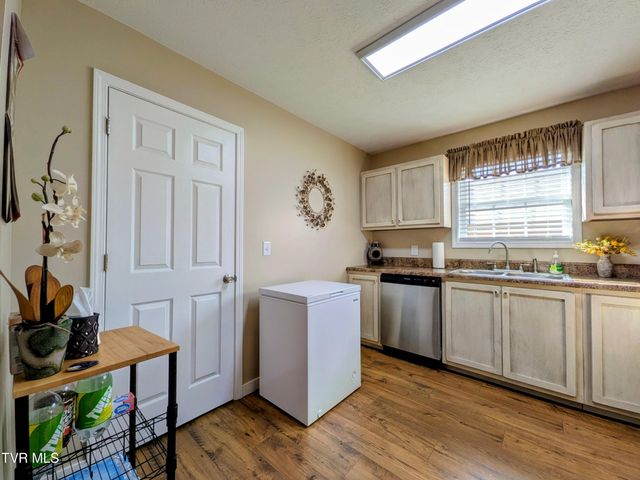 1028 Park Blvd Circle, Rogersville, TN 37857