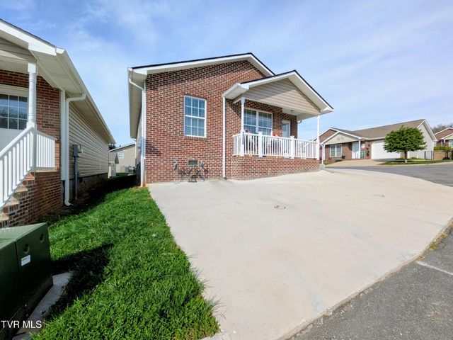 1028 Park Blvd Circle, Rogersville, TN 37857