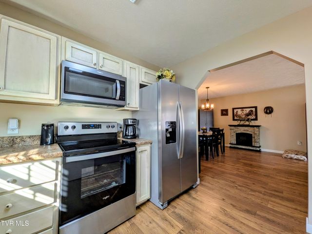 1028 Park Blvd Circle, Rogersville, TN 37857