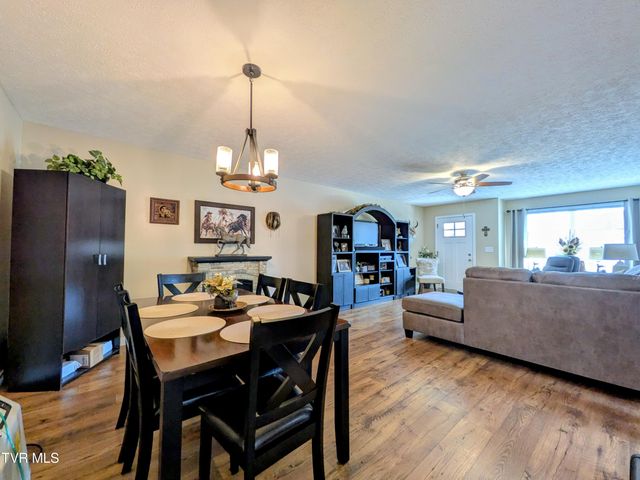 1028 Park Blvd Circle, Rogersville, TN 37857