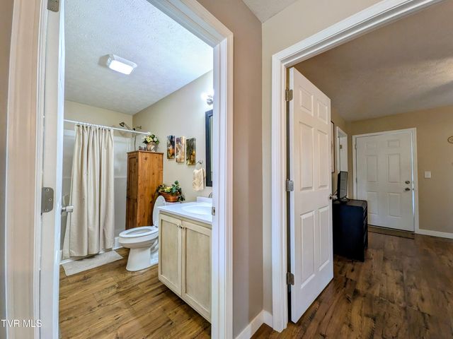 1028 Park Blvd Circle, Rogersville, TN 37857