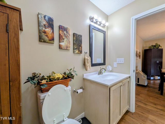 1028 Park Blvd Circle, Rogersville, TN 37857
