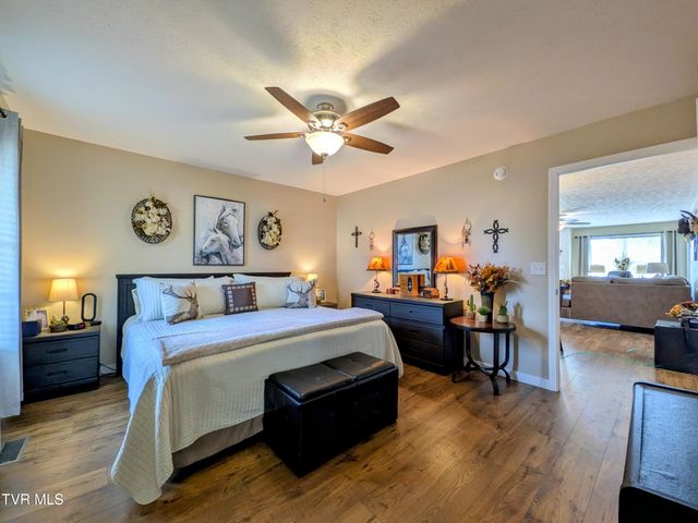 1028 Park Blvd Circle, Rogersville, TN 37857