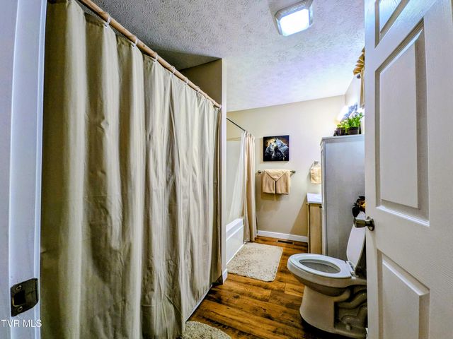 1028 Park Blvd Circle, Rogersville, TN 37857