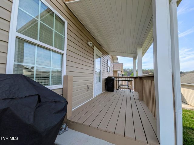 1028 Park Blvd Circle, Rogersville, TN 37857