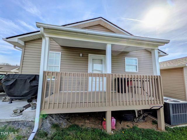 1028 Park Blvd Circle, Rogersville, TN 37857