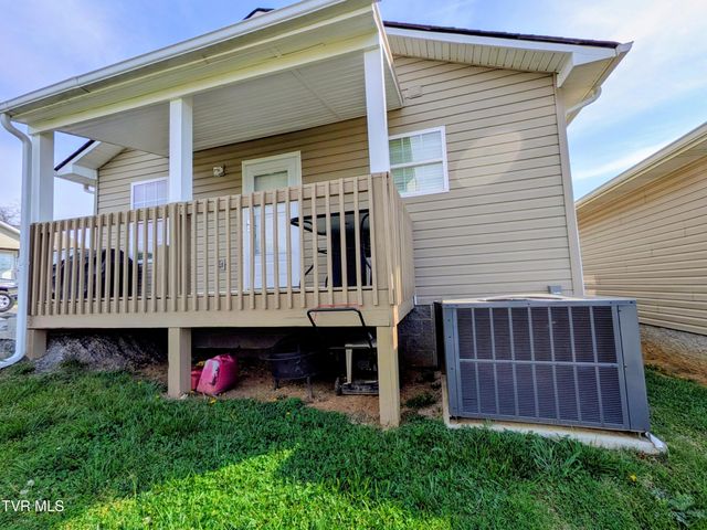 1028 Park Blvd Circle, Rogersville, TN 37857