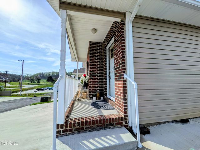 1028 Park Blvd Circle, Rogersville, TN 37857