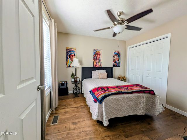 1028 Park Blvd Circle, Rogersville, TN 37857