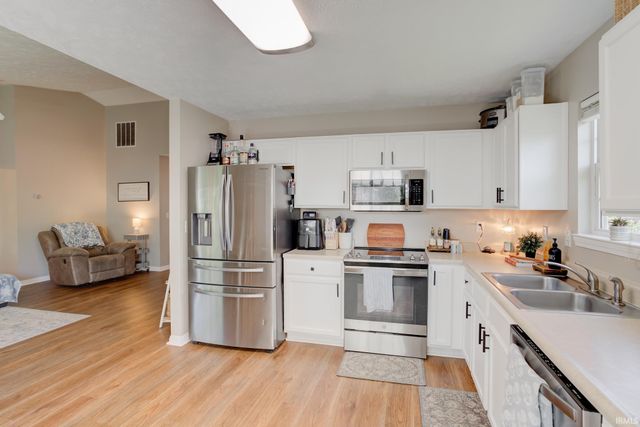9940 Chatteris Road, Evansville, IN 47725