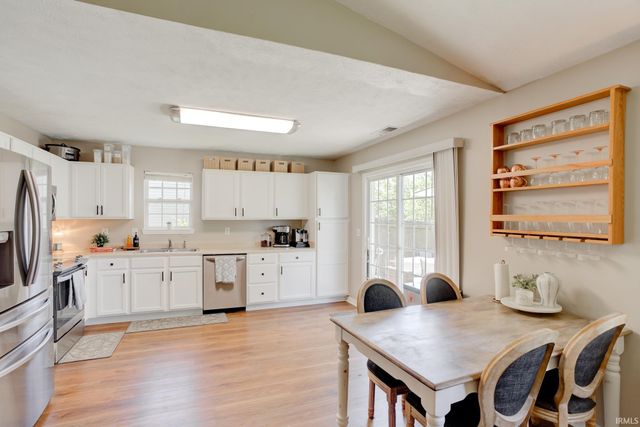 9940 Chatteris Road, Evansville, IN 47725