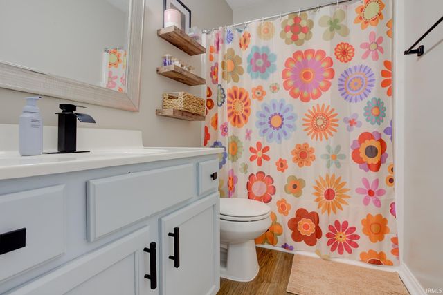 9940 Chatteris Road, Evansville, IN 47725