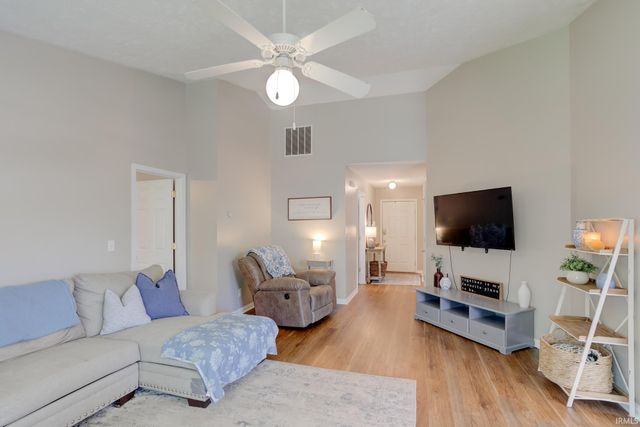 9940 Chatteris Road, Evansville, IN 47725
