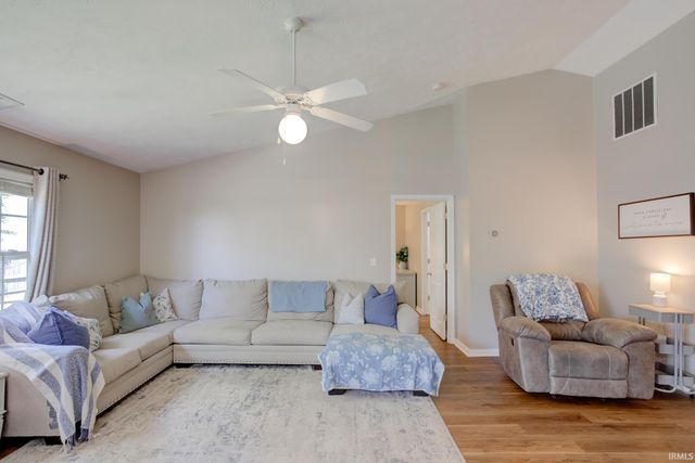 9940 Chatteris Road, Evansville, IN 47725