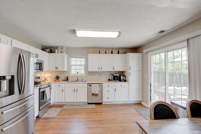 9940 Chatteris Road, Evansville, IN 47725