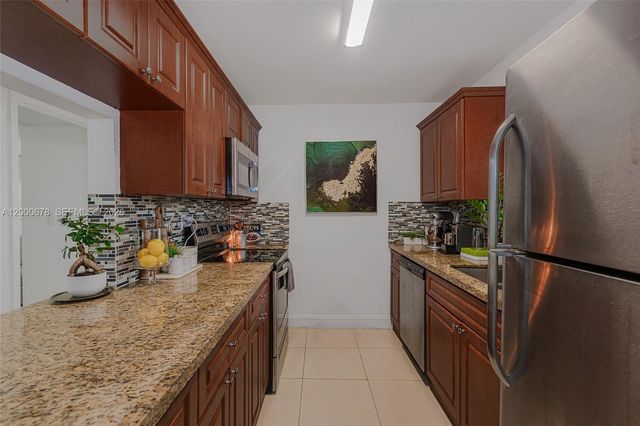 159 Lakeview Dr 102, Weston, FL 33326