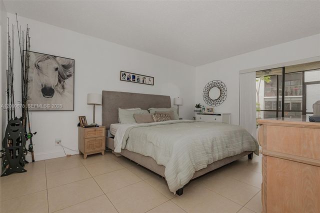 159 Lakeview Dr 102, Weston, FL 33326