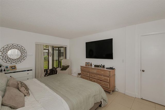 159 Lakeview Dr 102, Weston, FL 33326