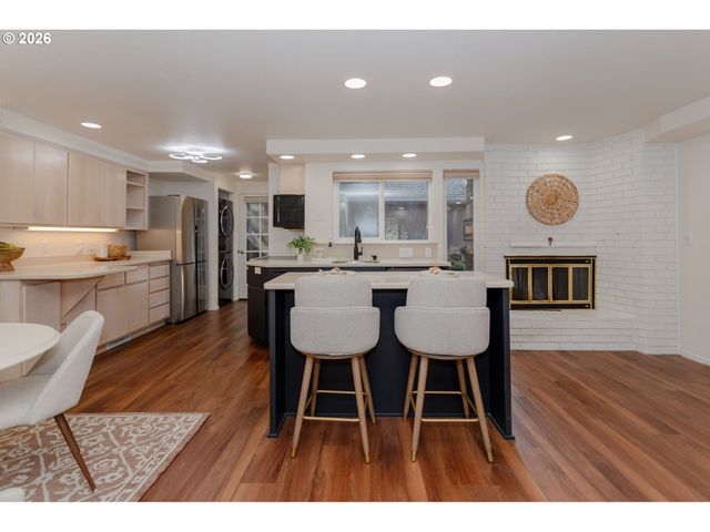 36 WESTBROOK Way, Eugene, OR 97405