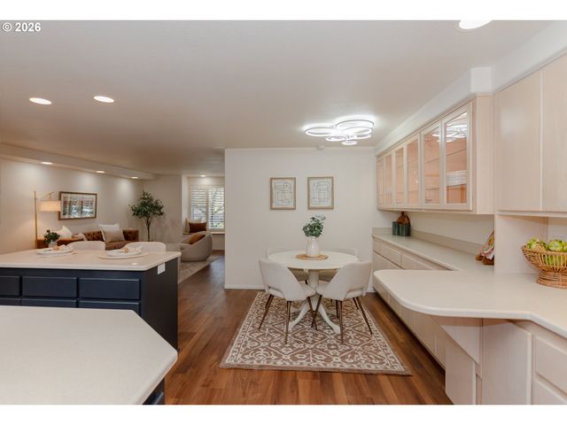 36 WESTBROOK Way, Eugene, OR 97405